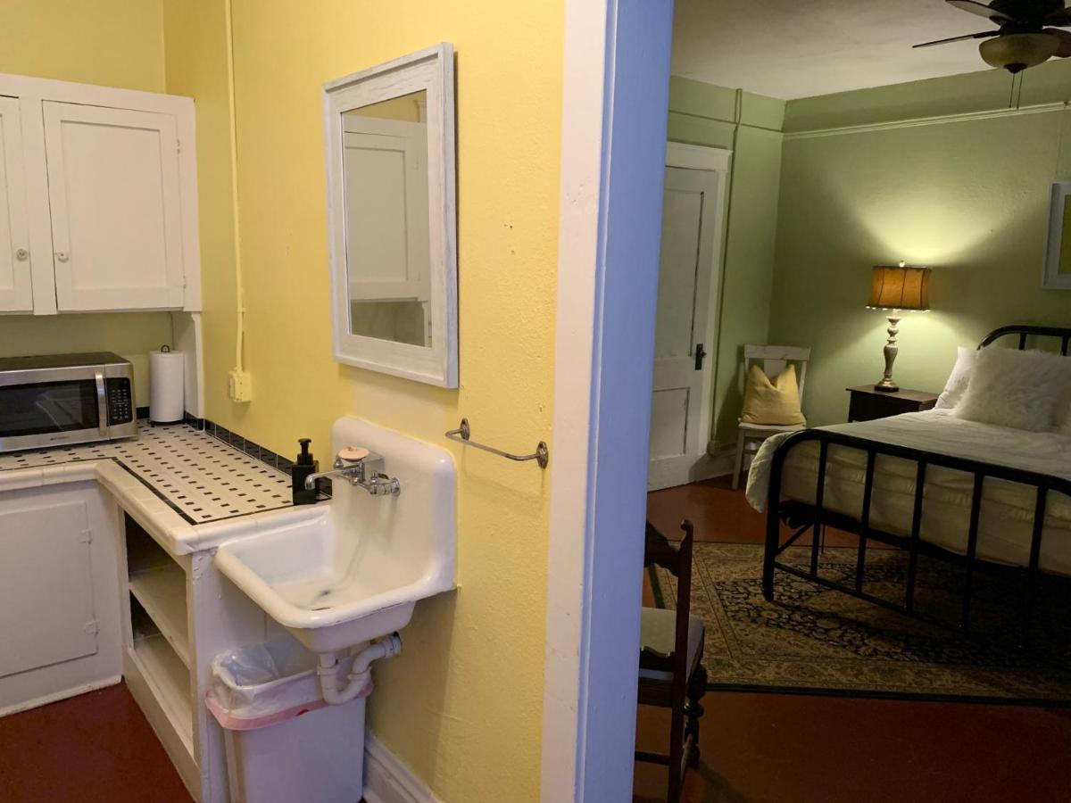 Hotel Whiting Pawhuska Bagian luar foto