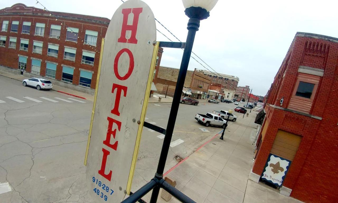 Hotel Whiting Pawhuska Bagian luar foto
