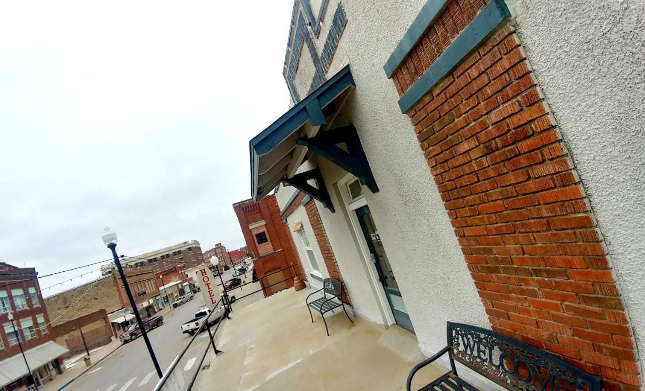 Hotel Whiting Pawhuska Bagian luar foto